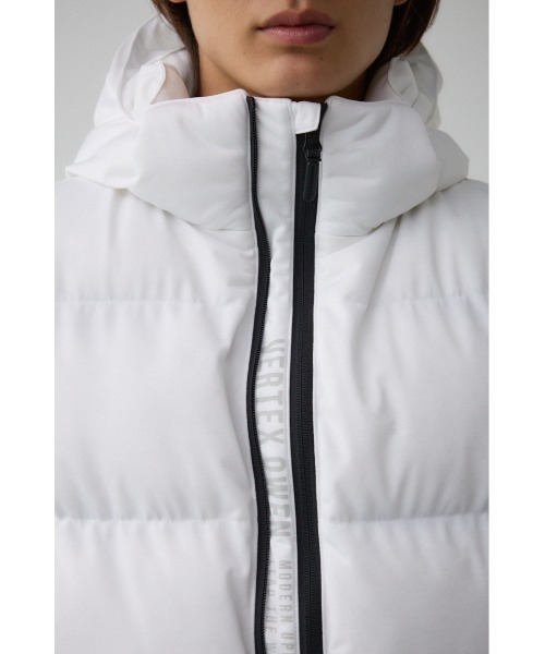 AZUL by moussy（アズールバイマウジー）の「B-HEAT  オーウェンストレッチ中綿ベスト（ダウンベスト・メンズ・ブラック/ホワイト・S-M/L-XL）」の9枚目の写真