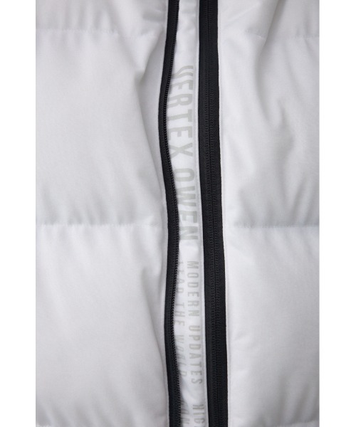 AZUL by moussy（アズールバイマウジー）の「B-HEAT  オーウェンストレッチ中綿ベスト（ダウンベスト・メンズ・ブラック/ホワイト・S-M/L-XL）」の11枚目の写真