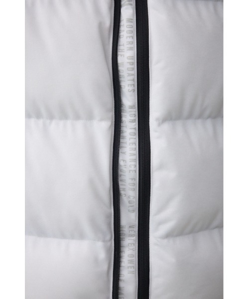 AZUL by moussy（アズールバイマウジー）の「B-HEAT  オーウェンストレッチ中綿ベスト（ダウンベスト・メンズ・ブラック/ホワイト・S-M/L-XL）」の12枚目の写真