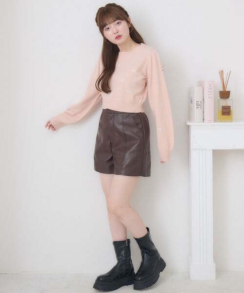 ems excite（エムズエキサイト）の「アソート刺繍NTPO（ニット/セーター・レディース・ピンク/ダークグレー/ナチュラル/アイボリー・FREE）」の7枚目の写真