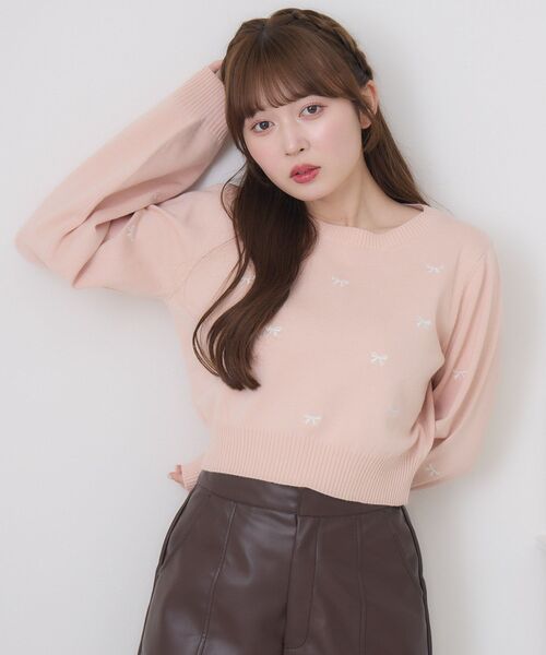 ems excite（エムズエキサイト）の「アソート刺繍NTPO（ニット/セーター・レディース・ピンク/ダークグレー/ナチュラル/アイボリー・FREE）」の9枚目の写真