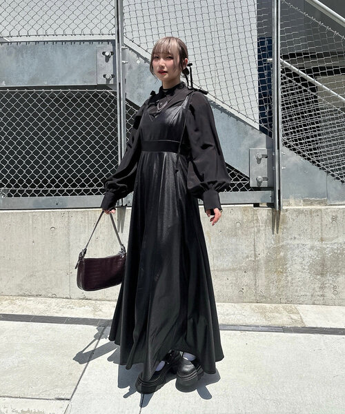 Mavie..7（メヴィセットゥ）の「【Mavie..7】衿チェーン付きシャツ