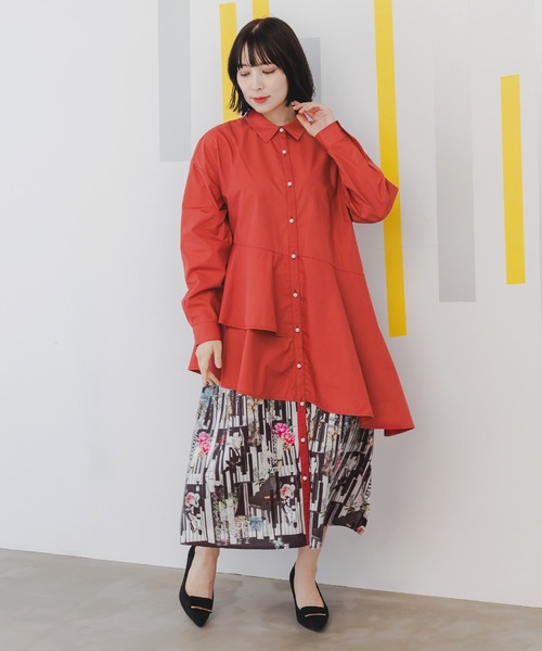 iS ScoLar（イズスカラー）の「543227：花と楽器柄アシンメトリー 切替ワンピース（シャツワンピース・レディース・ブラック/オレンジ・M）」の4枚目の写真