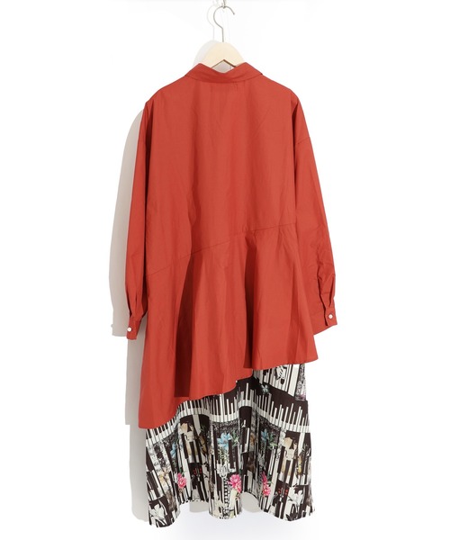 iS ScoLar（イズスカラー）の「543227：花と楽器柄アシンメトリー 切替ワンピース（シャツワンピース・レディース・ブラック/オレンジ・M）」の15枚目の写真