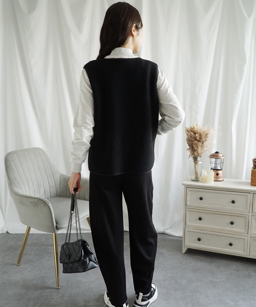 aimoha（アイモハ）の「ポケット付きボアベスト（ベスト・レディース・グレー/ブラック/ライトベージュ・FREE）」の9枚目の写真