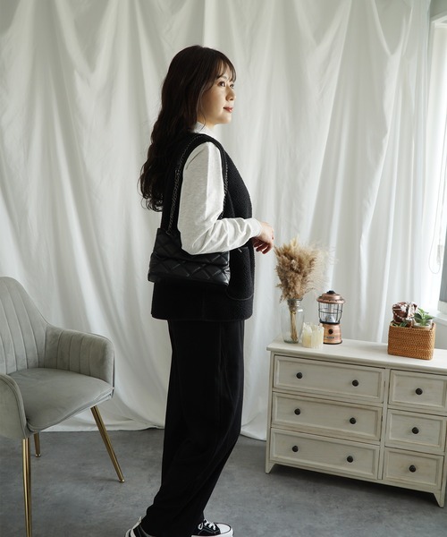 aimoha（アイモハ）の「ポケット付きボアベスト（ベスト・レディース・グレー/ブラック/ライトベージュ・FREE）」の15枚目の写真