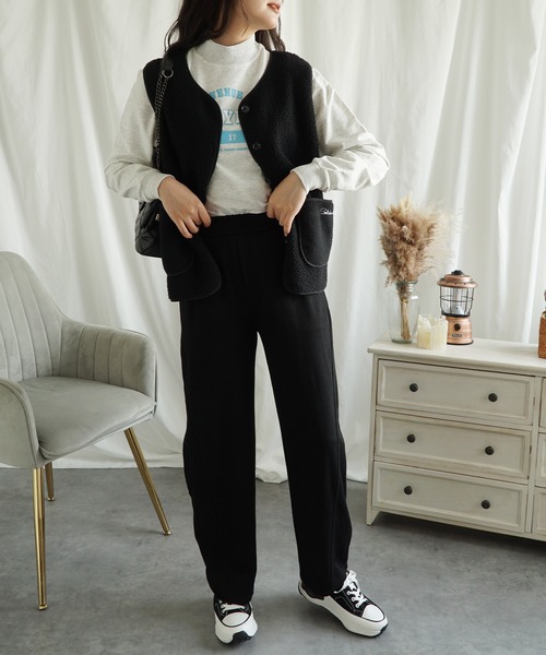 aimoha（アイモハ）の「ポケット付きボアベスト（ベスト・レディース・グレー/ブラック/ライトベージュ・FREE）」の17枚目の写真