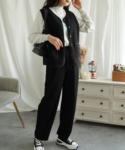 aimoha（アイモハ）の「ポケット付きボアベスト（ベスト・レディース・グレー/ブラック/ライトベージュ・FREE）」の18枚目の写真