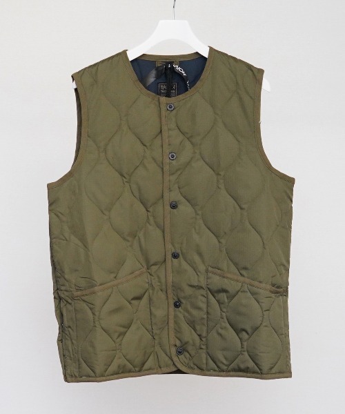 【TAION / タイオン】UNISEX MILITARY BUTTON CREW NECK DOWN VEST（ダウンベスト）｜TAION（タイオン）