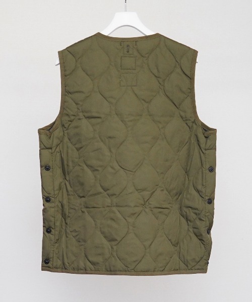 【TAION / タイオン】UNISEX MILITARY BUTTON CREW NECK DOWN VEST（ダウンベスト）｜TAION（タイオン）