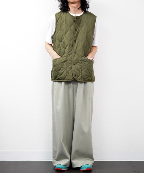 【TAION / タイオン】UNISEX MILITARY BUTTON CREW NECK DOWN VEST（ダウンベスト）｜TAION（タイオン）