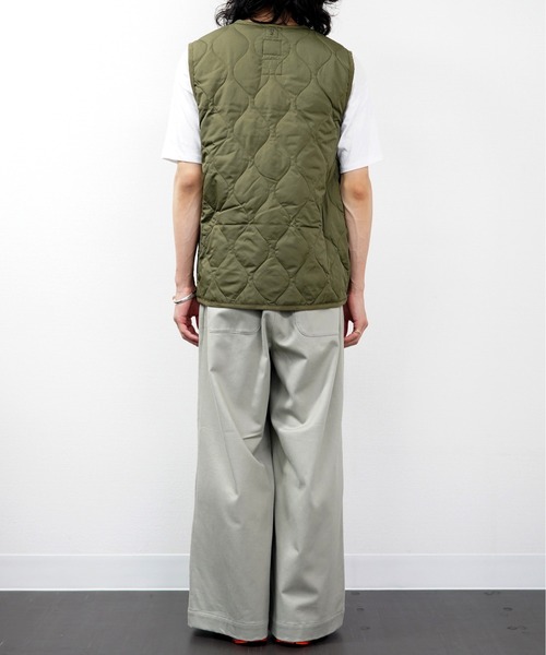 【TAION / タイオン】UNISEX MILITARY BUTTON CREW NECK DOWN VEST（ダウンベスト）｜TAION（タイオン）
