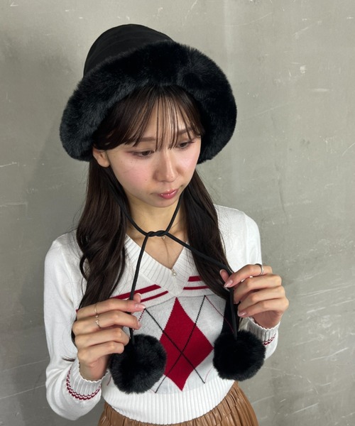 セール】もこもこファーバケハ ぽんぽん紐付き 厚手防寒ボアハット