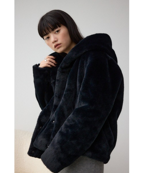 AZUL by moussy（アズールバイマウジー）の「フラッフィーフェイクファーブルゾン（ブルゾン・レディース・アイボリー/ブラック/ライトグレー・SMALL/MEDIUM）」の5枚目の写真