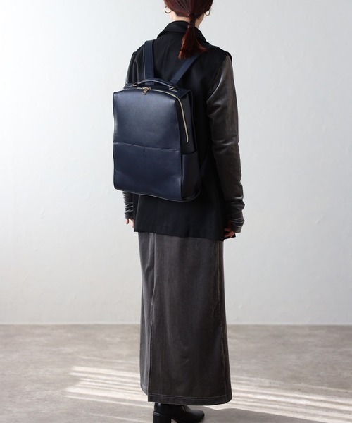 GUSCIO（グッシオ）の「【グッシオゴールドラベル】　スクエアリュック　ビジネス　A4（ビジネスバッグ・レディース・ネイビー/ベージュ/ブラック・FREE）」の13枚目の写真