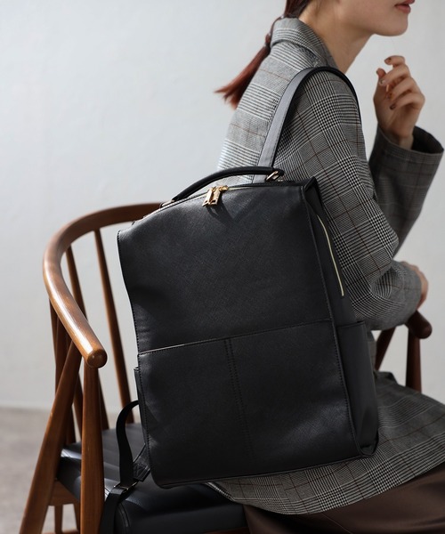 GUSCIO（グッシオ）の「【グッシオゴールドラベル】　スクエアリュック　ビジネス　A4（ビジネスバッグ・レディース・ネイビー/ベージュ/ブラック・FREE）」の16枚目の写真