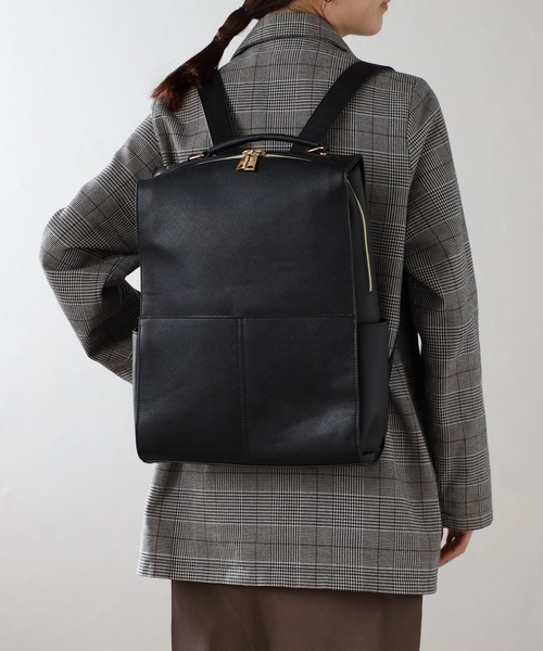 GUSCIO（グッシオ）の「【グッシオゴールドラベル】　スクエアリュック　ビジネス　A4（ビジネスバッグ・レディース・ネイビー/ベージュ/ブラック・FREE）」の17枚目の写真