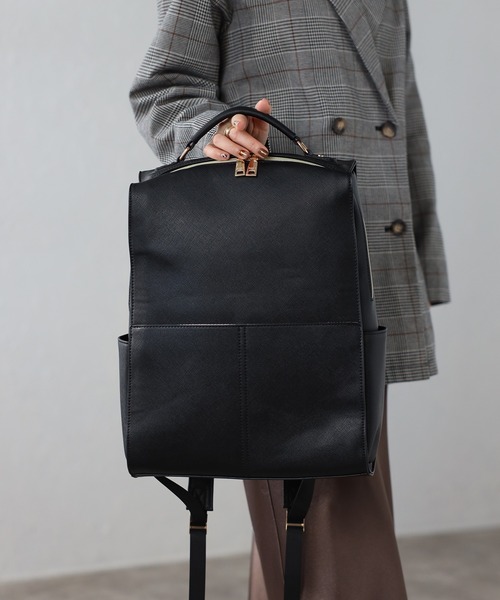 GUSCIO（グッシオ）の「【グッシオゴールドラベル】　スクエアリュック　ビジネス　A4（ビジネスバッグ・レディース・ネイビー/ベージュ/ブラック・FREE）」の21枚目の写真