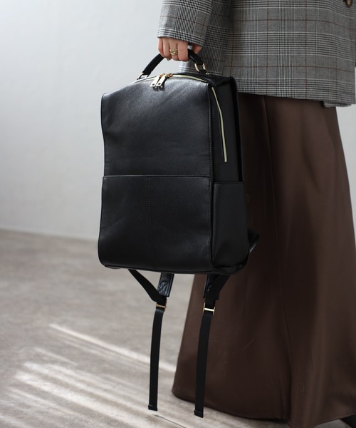 GUSCIO（グッシオ）の「【グッシオゴールドラベル】　スクエアリュック　ビジネス　A4（ビジネスバッグ・レディース・ネイビー/ベージュ/ブラック・FREE）」の22枚目の写真