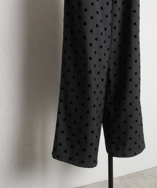 tocco closet(トッコ クローゼット)の「【ZOZO限定】フロッキードットワイドパンツ(その他パンツ・レディース・ブラック/グレー・M)」の3枚目の写真