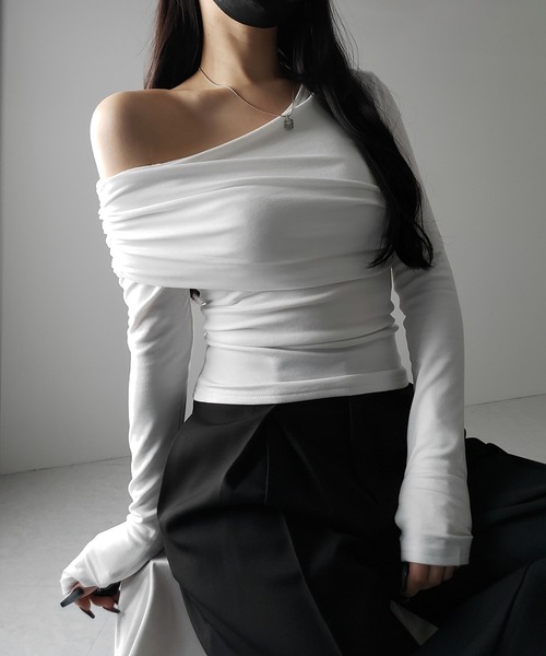 me+em select（ミームセレクト）の「※※【 ２color ／ 裏起毛 】ワンショルダードレープギャザースリムトップス ／ One-shoulder draped gather slim tops（Tシャツ/カットソー・レディース・ブラック/ホワイト・FREE）」の11枚目の写真