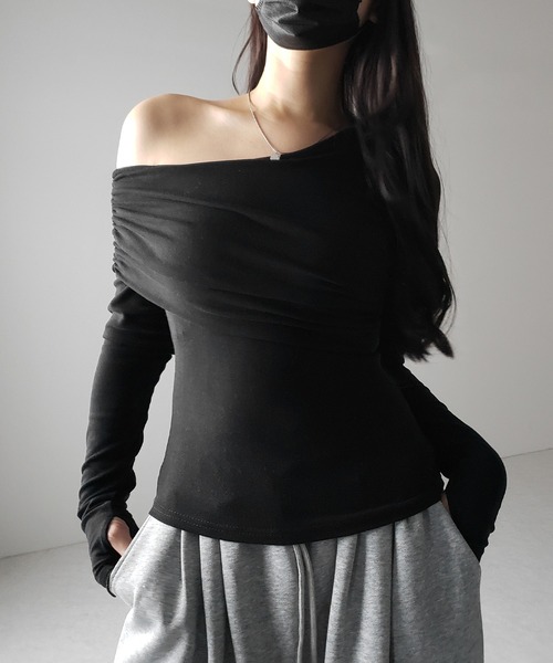 me+em select（ミームセレクト）の「※※【 ２color ／ 裏起毛 】ワンショルダードレープギャザースリムトップス ／ One-shoulder draped gather slim tops（Tシャツ/カットソー・レディース・ブラック/ホワイト・FREE）」の21枚目の写真