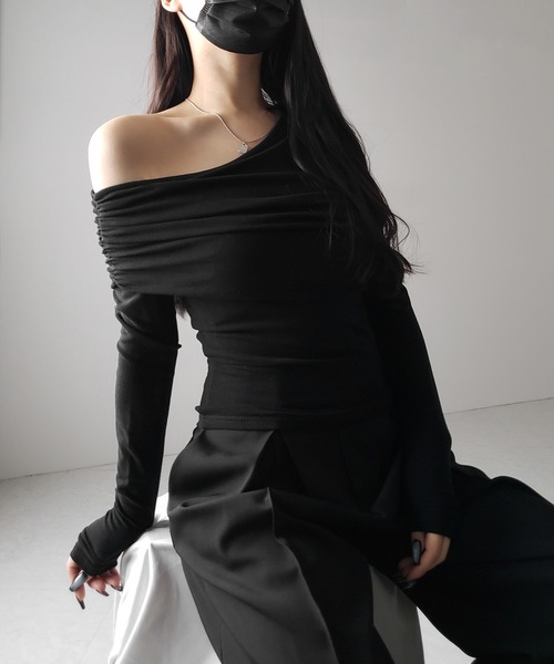me+em select（ミームセレクト）の「※※【 ２color ／ 裏起毛 】ワンショルダードレープギャザースリムトップス ／ One-shoulder draped gather slim tops（Tシャツ/カットソー・レディース・ブラック/ホワイト・FREE）」の17枚目の写真