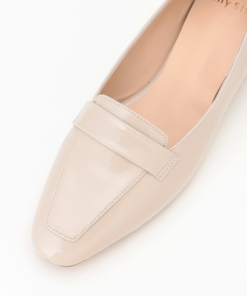 ANY SIS（エニィスィス）の「【23.0~24.0cm】エナメルローファーパンプス（パンプス・レディース・ブラック系/ベージュ系・LARGE/MEDIUM/SMALL）」の5枚目の写真