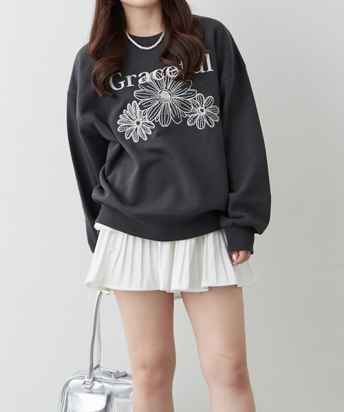 continuer de NICE CLAUP（コンティニューデナイスクラップ）の「裏起毛フラワー刺繍スウェット（スウェット・レディース・オートミール/スミクロ/ネイビー/オフホワイト・FREE）」の22枚目の写真