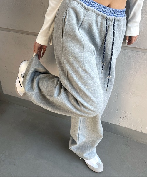 ALLuRing ChaRm(アリュリングチャーム)の「Double Waist Layered Petite Pants / ダブルウエストレイヤードペチパンツ(スウェットパンツ・レディース・グレー/ブラック・S/M)」の4枚目の写真
