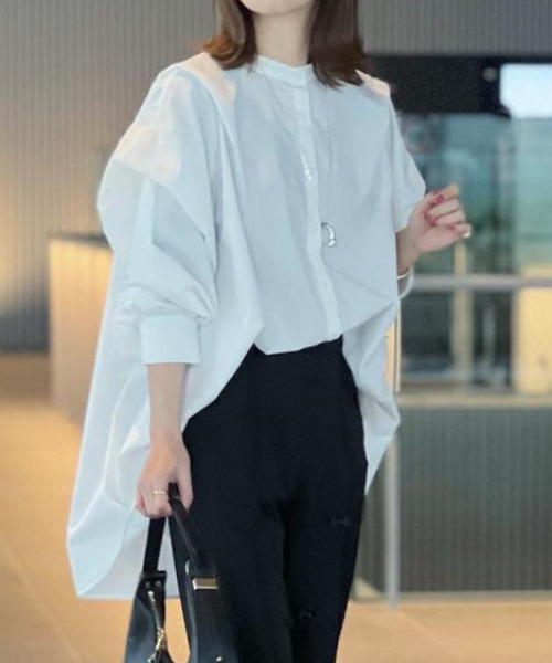 aquagarage（アクアガレージ）の「ショルダータックドレープシャツ（シャツ/ブラウス・レディース・オフホワイト/ストライプ・M）」の2枚目の写真