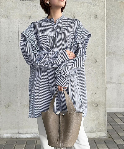 aquagarage（アクアガレージ）の「ショルダータックドレープシャツ（シャツ/ブラウス・レディース・オフホワイト/ストライプ・M）」の12枚目の写真