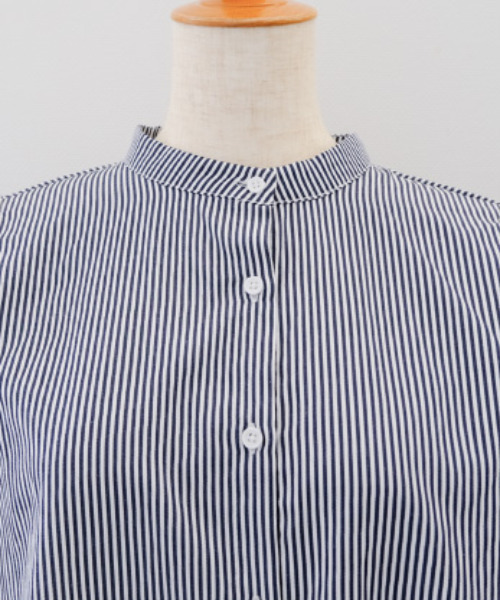 aquagarage（アクアガレージ）の「ショルダータックドレープシャツ（シャツ/ブラウス・レディース・オフホワイト/ストライプ・M）」の14枚目の写真