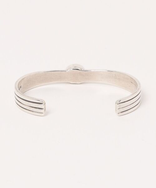 Indian Jewelry(インディアンジュエリー)の「THEATER シアター オーバルシェイプセンタークオーツストーン4ラインシルバーバングル Made in USA(バングル/リストバンド・メンズ・シルバー・FREE)」の6枚目の写真