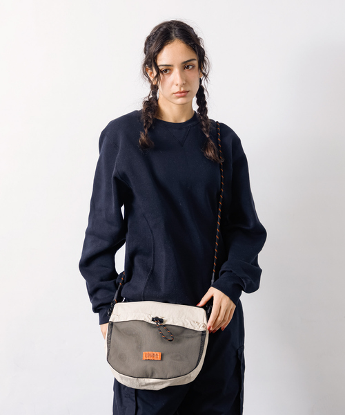 UNIVERSAL OVERALL(ユニバーサルオーバーオール)の「【UNIVERSALOVERALL / ユニバーサルオーバーオール】Front mesh zile shoulder /フロントメッシュショルダーバッグ/UVO-195(ショルダーバッグ・メンズ・ブラック/ベージュ/オレンジ/モカ・フリー)」の4枚目の写真