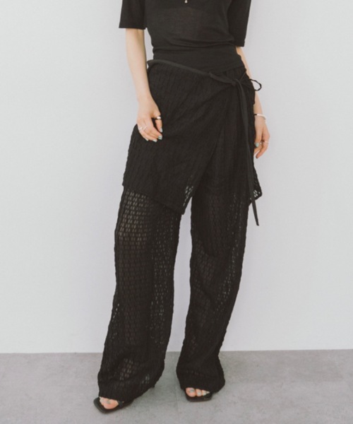 DRWCYS(ドロシーズ)の「レイヤードカットレースパンツ(その他パンツ・レディース・ホワイト/ブラック・FREE)」の2枚目の写真