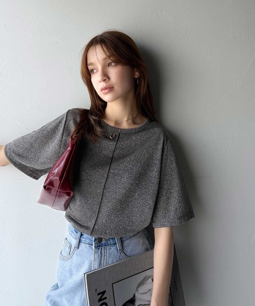 classicalelf(クラシカルエルフ)の「光を纏う。センターメロウシアーラメ半袖Tシャツ(Tシャツ/カットソー・レディース・ブルー/ブラック/ライトグレー/ベージュ・LARGE/SMALL/X-LARGE/MEDIUM)」の9枚目の写真