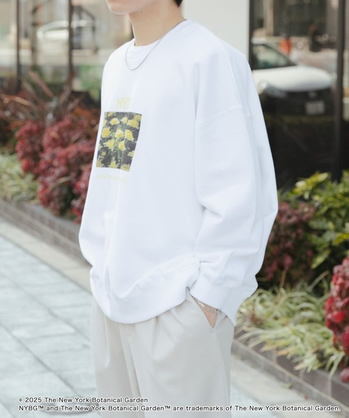 SENSE OF PLACE by URBAN RESEARCH(センスオブプレイスバイアーバンリサーチ)の「NYBG クルーネックルーズスウェットB(スウェット・メンズ・ブラック/ブルー/ホワイト・MEDIUM/LARGE)」の4枚目の写真