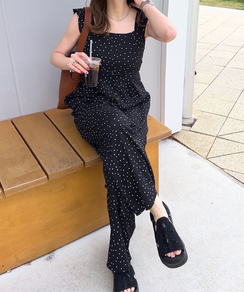 KOBE LETTUCE（コウベレタス）の「[ kiminaさんコラボ ]ショルダーフリルオールインワン（つなぎ/オールインワン・レディース・ブラウン/ドット/ブラック・M-Short/M-Long）」の13枚目の写真