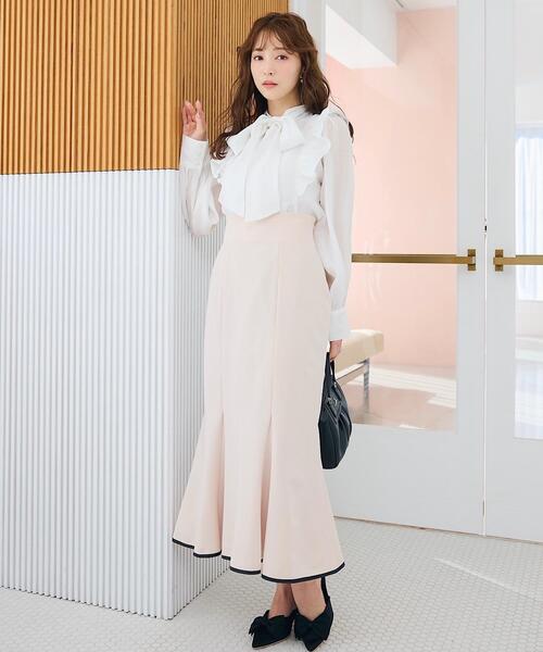 SWINGLE（スウィングル）の「パイピングヘム美シルエットマーメイドスカート（スカート・レディース・ベージュ/ネイビー/ブルー・MEDIUM/SMALL）」の18枚目の写真