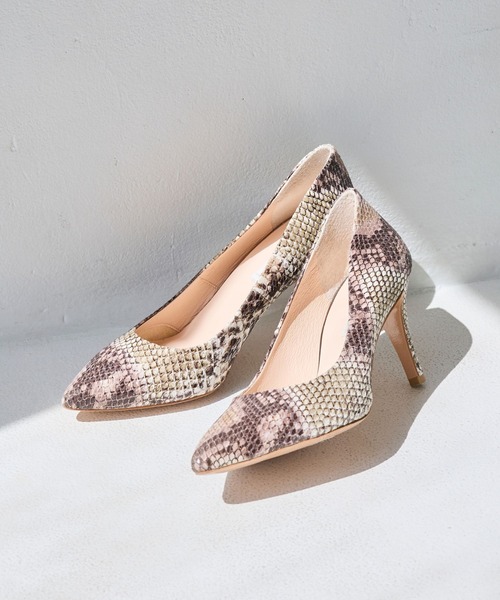 SEVEN TWELVE THIRTY(セヴントゥエルヴサーティー)の「LovelyWalkプラス ポインテッドパンプス(パンプス・レディース・パイソン/ライトピンク/ブラウン系その他/ブラック系その他・22cm/22.5cm/23cm/23.5cm/24cm/24.5cm)」の4枚目の写真