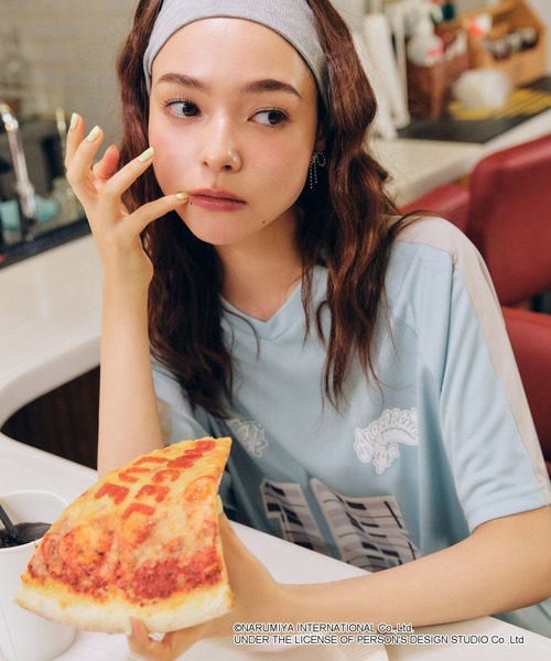 FOREVER 21（フォーエバー トゥエンティーワン）の「【ANGEL BLUE】ゲームシャツ（Tシャツ/カットソー・レディース・ナチュラル/ブルー/ブラック・FREE）」の5枚目の写真