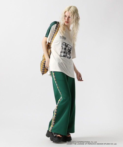 FOREVER 21（フォーエバー トゥエンティーワン）の「【ANGEL BLUE】ゲームシャツ（Tシャツ/カットソー・レディース・ナチュラル/ブルー/ブラック・FREE）」の13枚目の写真