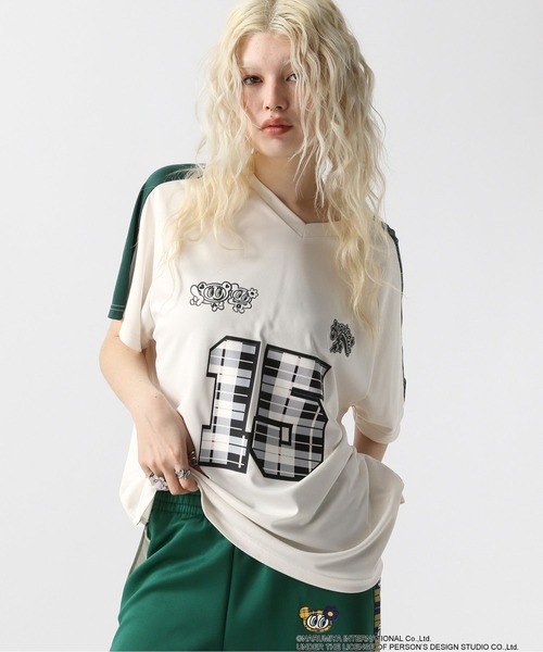 FOREVER 21（フォーエバー トゥエンティーワン）の「【ANGEL BLUE】ゲームシャツ（Tシャツ/カットソー・レディース・ナチュラル/ブルー/ブラック・FREE）」の16枚目の写真