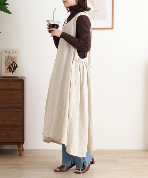 ubasoku(ウバソク)の「麻 多数ピンタック包み釦2ウェイワンピース(ワンピース・レディース・ナチュラル・FREE)」の3枚目の写真
