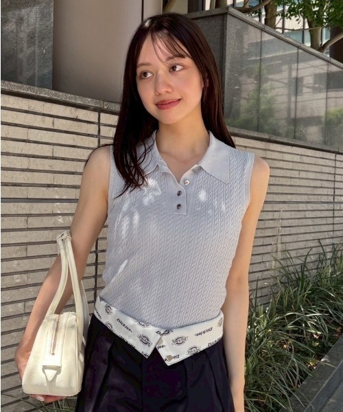 FRAY I.D（フレイアイディー）の「ノースリーブケーブルニットポロ／ウォッシャブル（ニット/セーター・レディース・ブラック/ライトブルー/アイボリー/グリーン・FREE）」の4枚目の写真