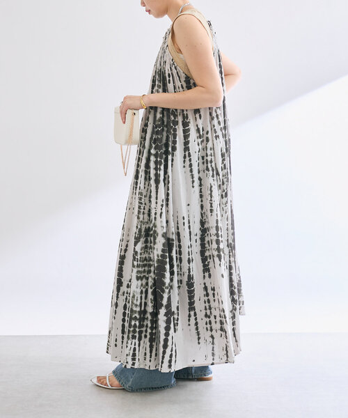 RIVE DROITE（リヴドロワ）の「【à Nice （ア ・ニース）】タイダイプリントキャミドレス（ワンピース・レディース・ブラック/カーキ・FREE）」の5枚目の写真