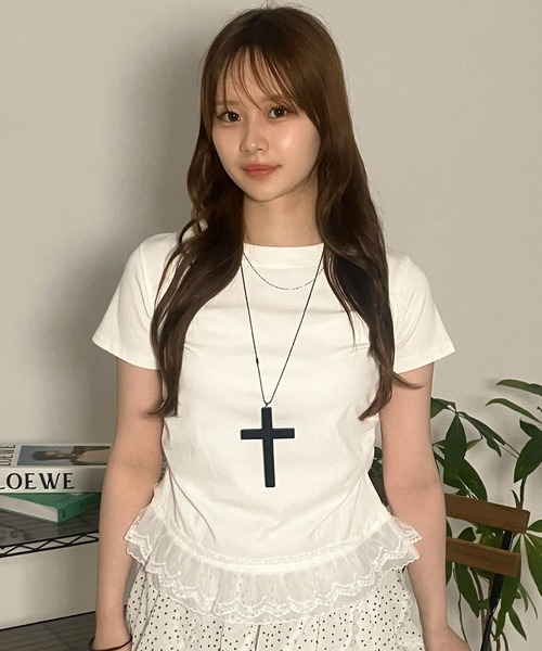 .KOM(ドットコム)の「A'GEM/9 × .kom 『.KOM/ドットケーオーエム』サイドギャザー レース付き半袖Tシャツ(Tシャツ/カットソー・レディース・アイボリー/ライトグレー/ブラック・FREE)」の17枚目の写真