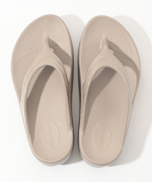 OOFOS(ウーフォス)の「OOFOS OOmega サンダル(サンダル・レディース・ブラック/ライトベージュ・24/23/25)」の9枚目の写真