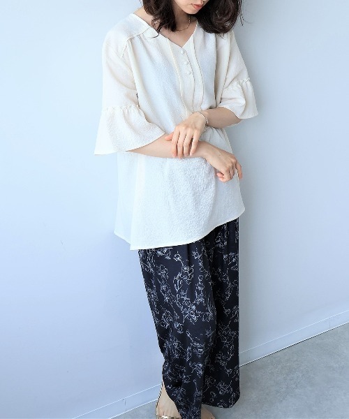 leswel(レスウェル)の「【L~5L 大きいサイズ】ドライワッシャーVネック切替えブラウス 半袖 春夏(シャツ/ブラウス・レディース・ネイビー/グリーン/クリーム・LL/4L/5L/3L/L)」の6枚目の写真